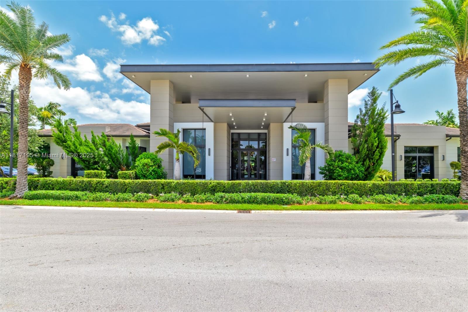 URBANA AT THE RESIDENCES - Residential