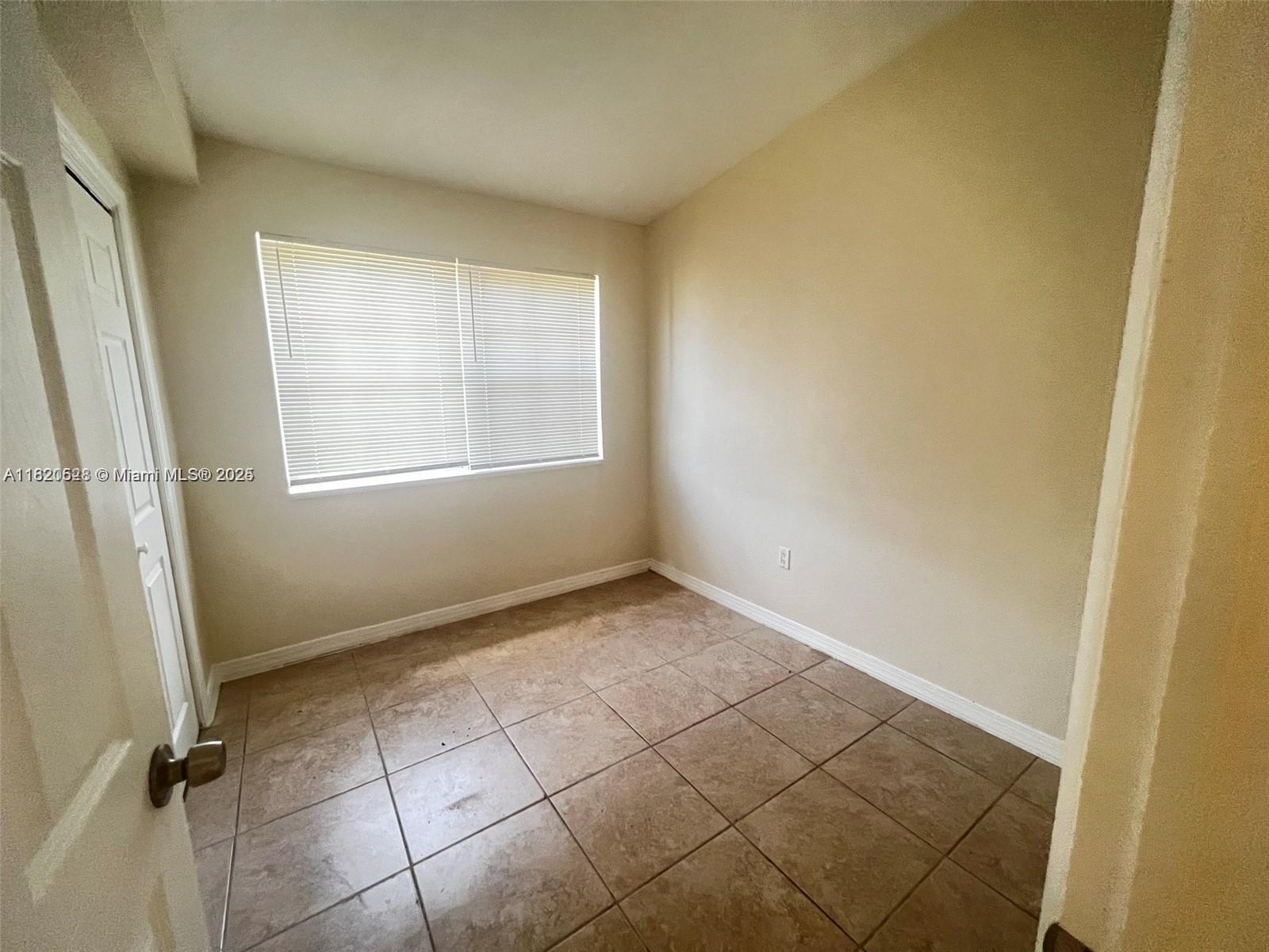 3350 SW 37th St 0