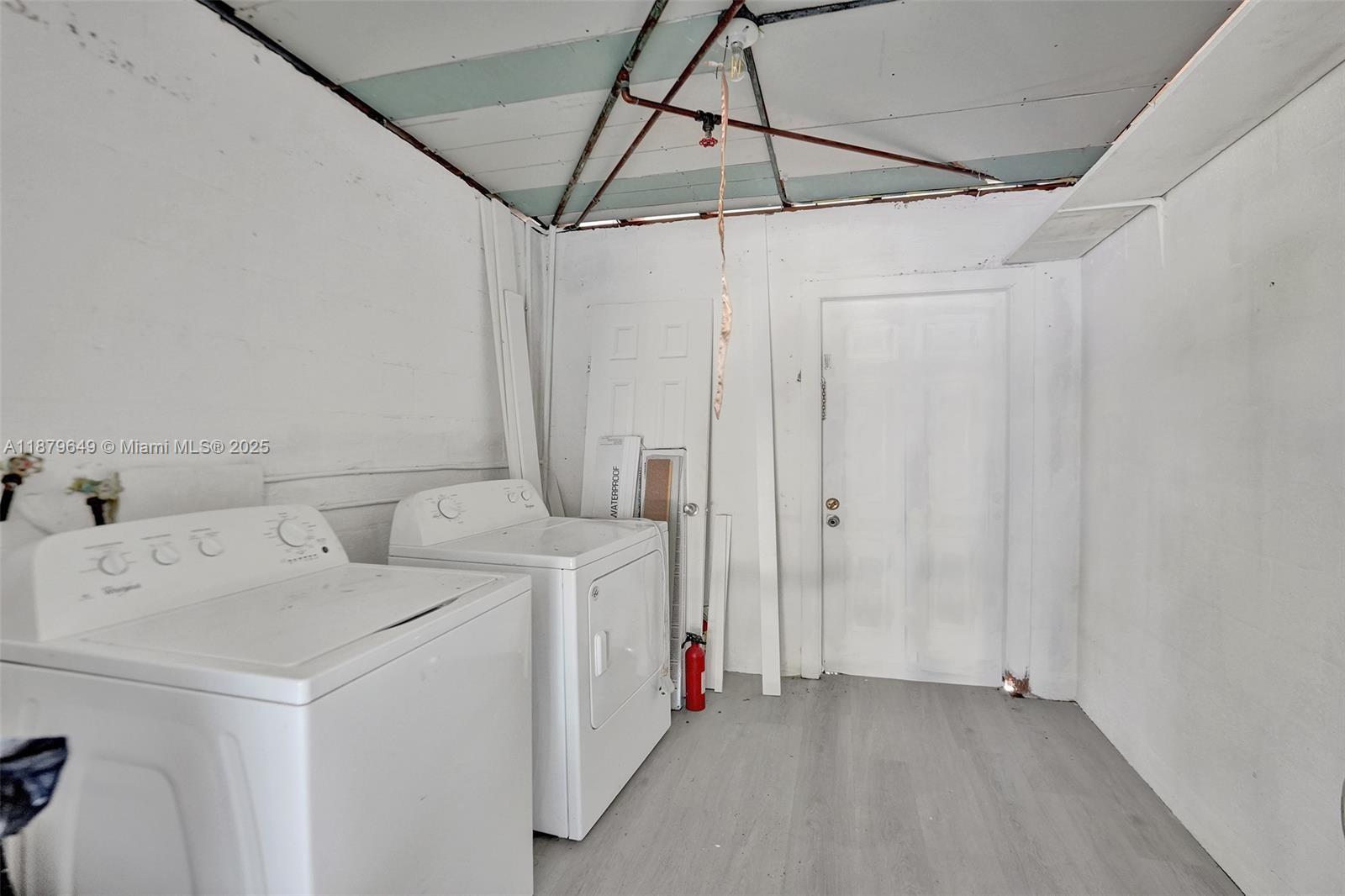 HOLLYWOOD BEACH HEIGHTS S - Residential Lease