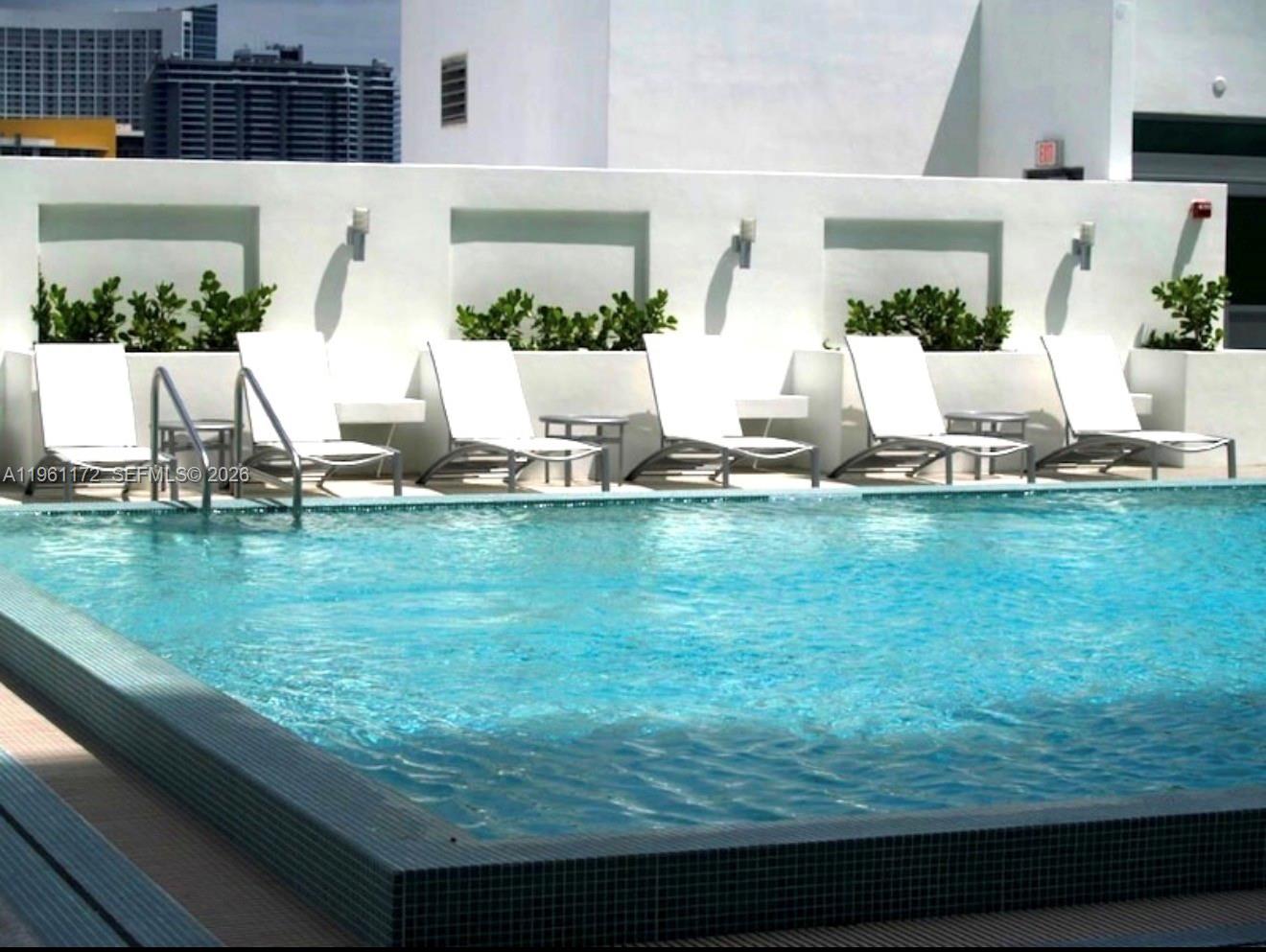 GALLERY ART CONDO - Residential