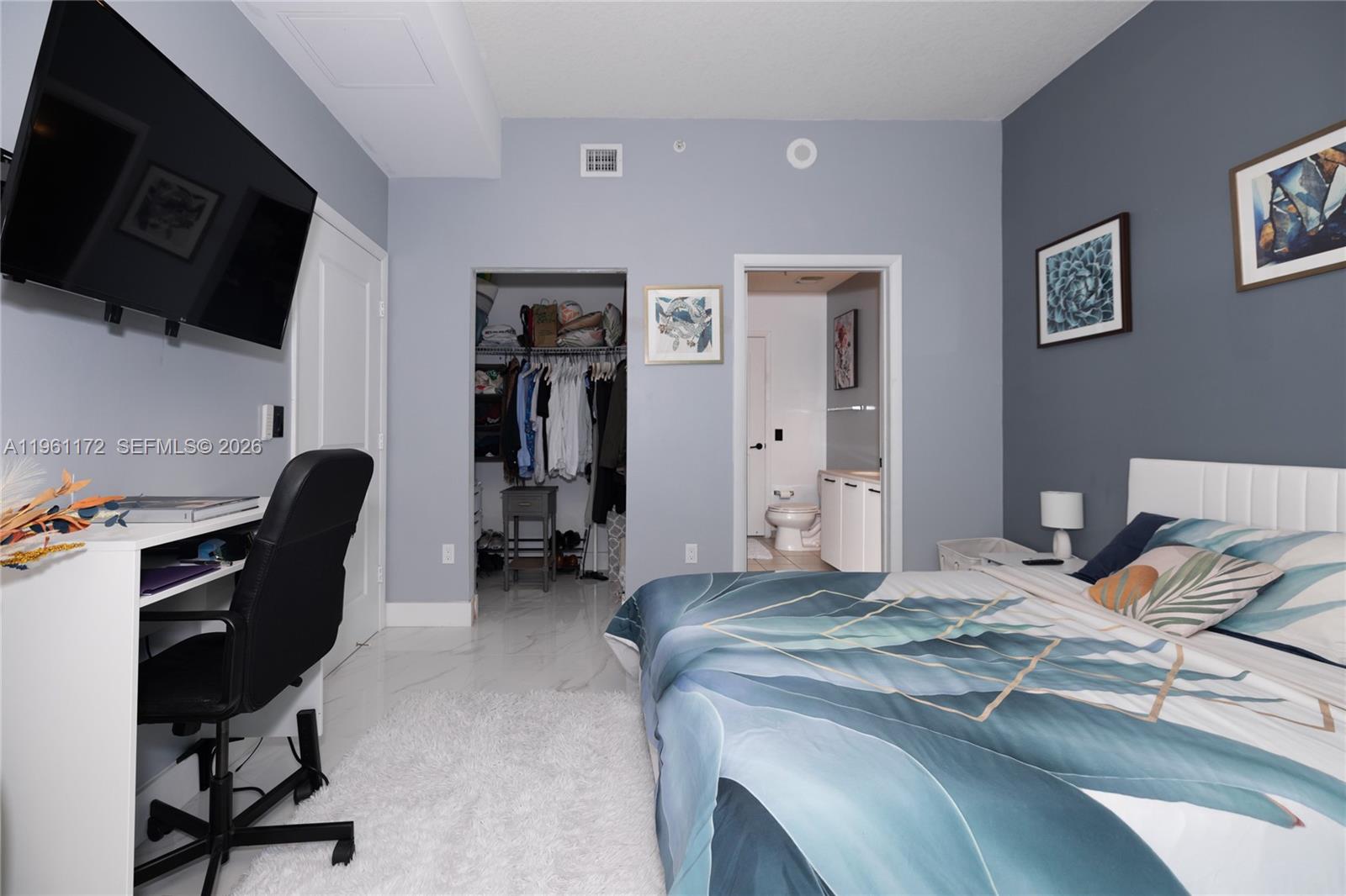 GALLERY ART CONDO - Residential