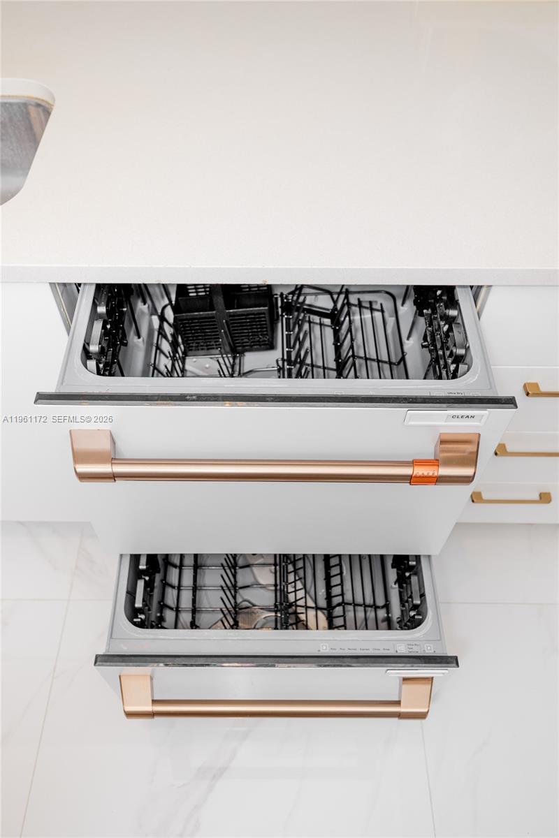 GALLERY ART CONDO - Residential