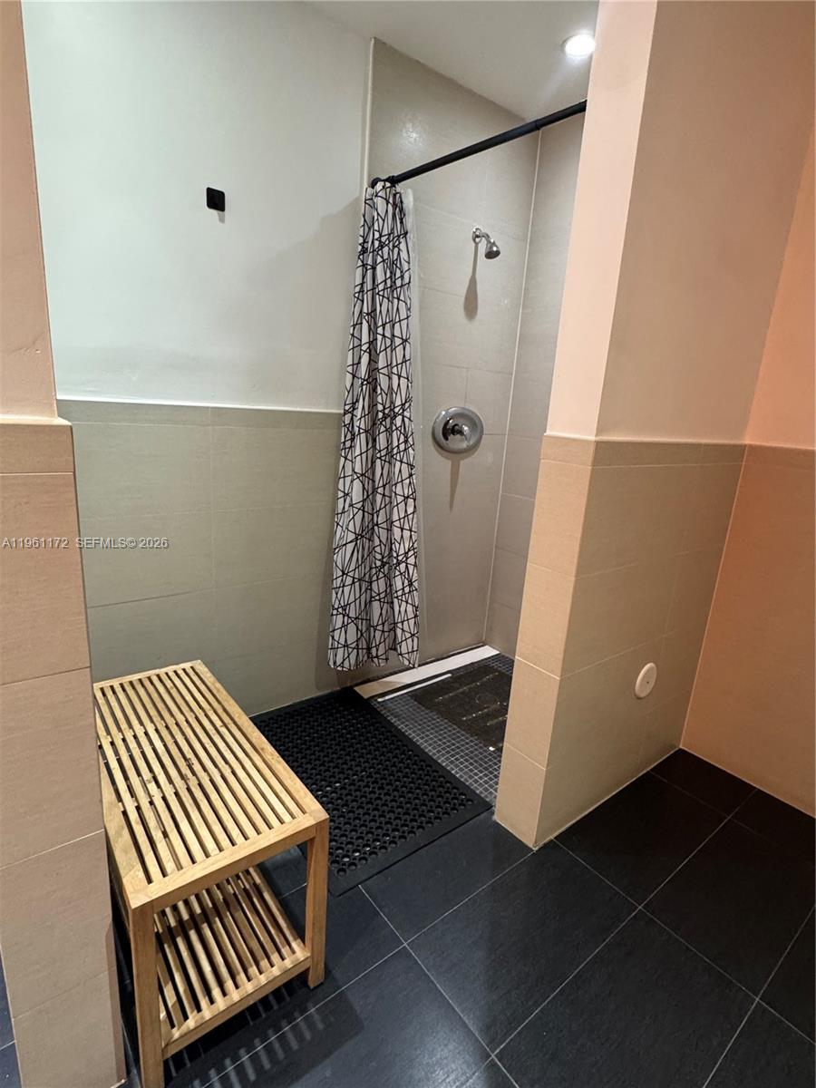 GALLERY ART CONDO - Residential