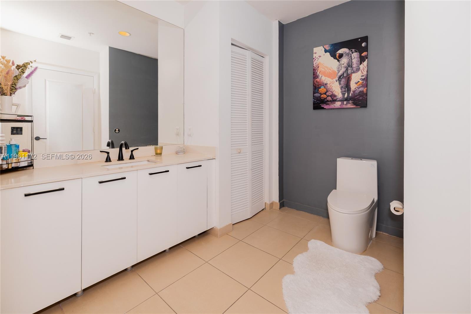 GALLERY ART CONDO - Residential