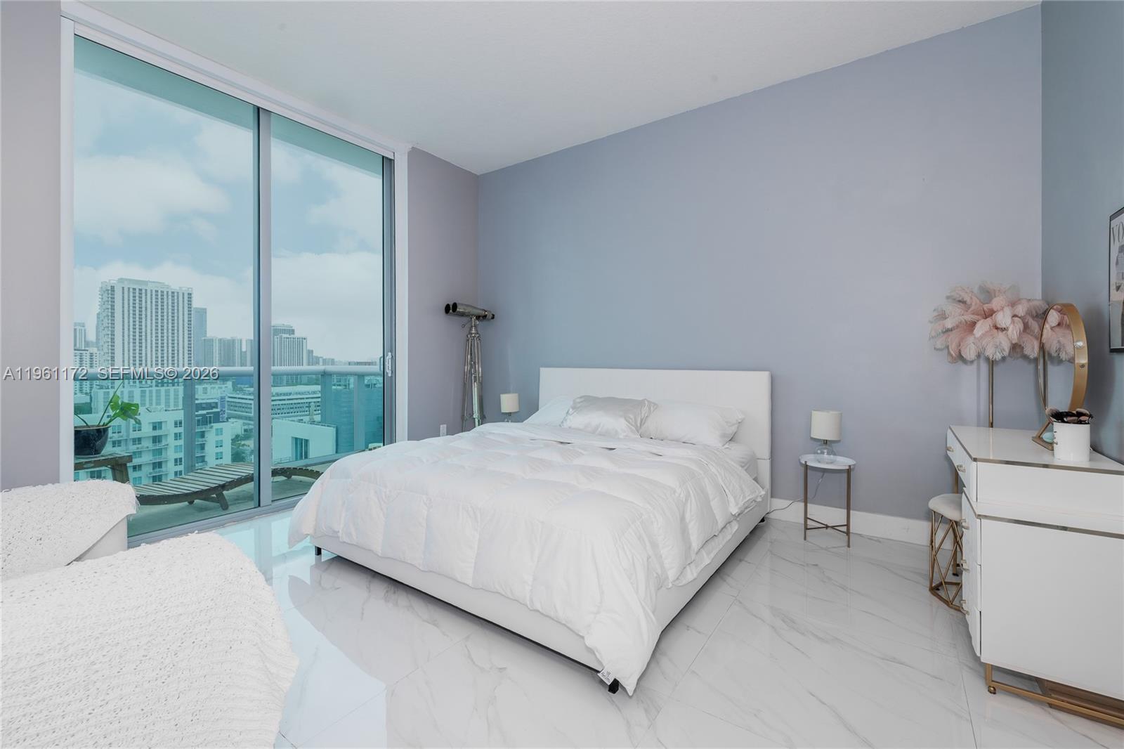 GALLERY ART CONDO - Residential