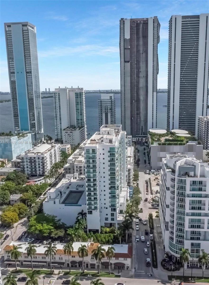 GALLERY ART CONDO - Residential
