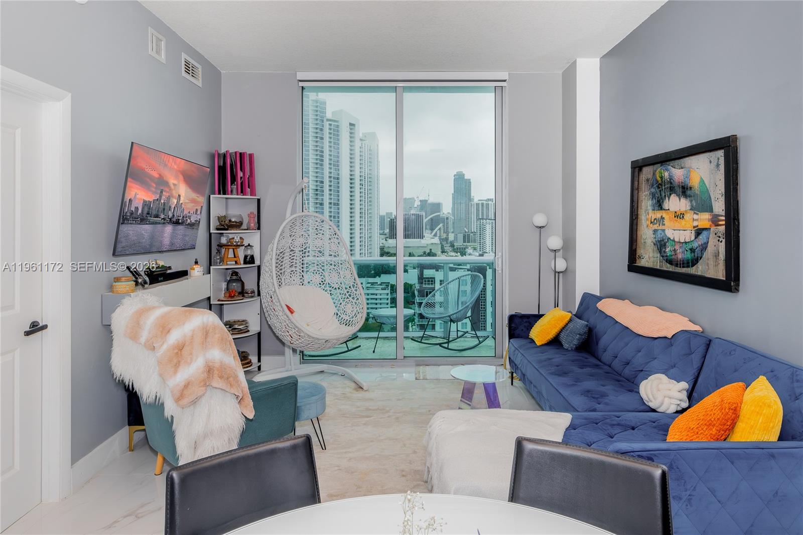 GALLERY ART CONDO - Residential