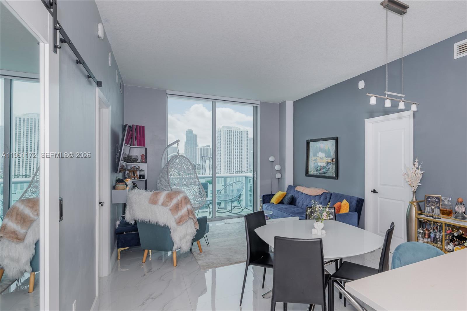 GALLERY ART CONDO - Residential