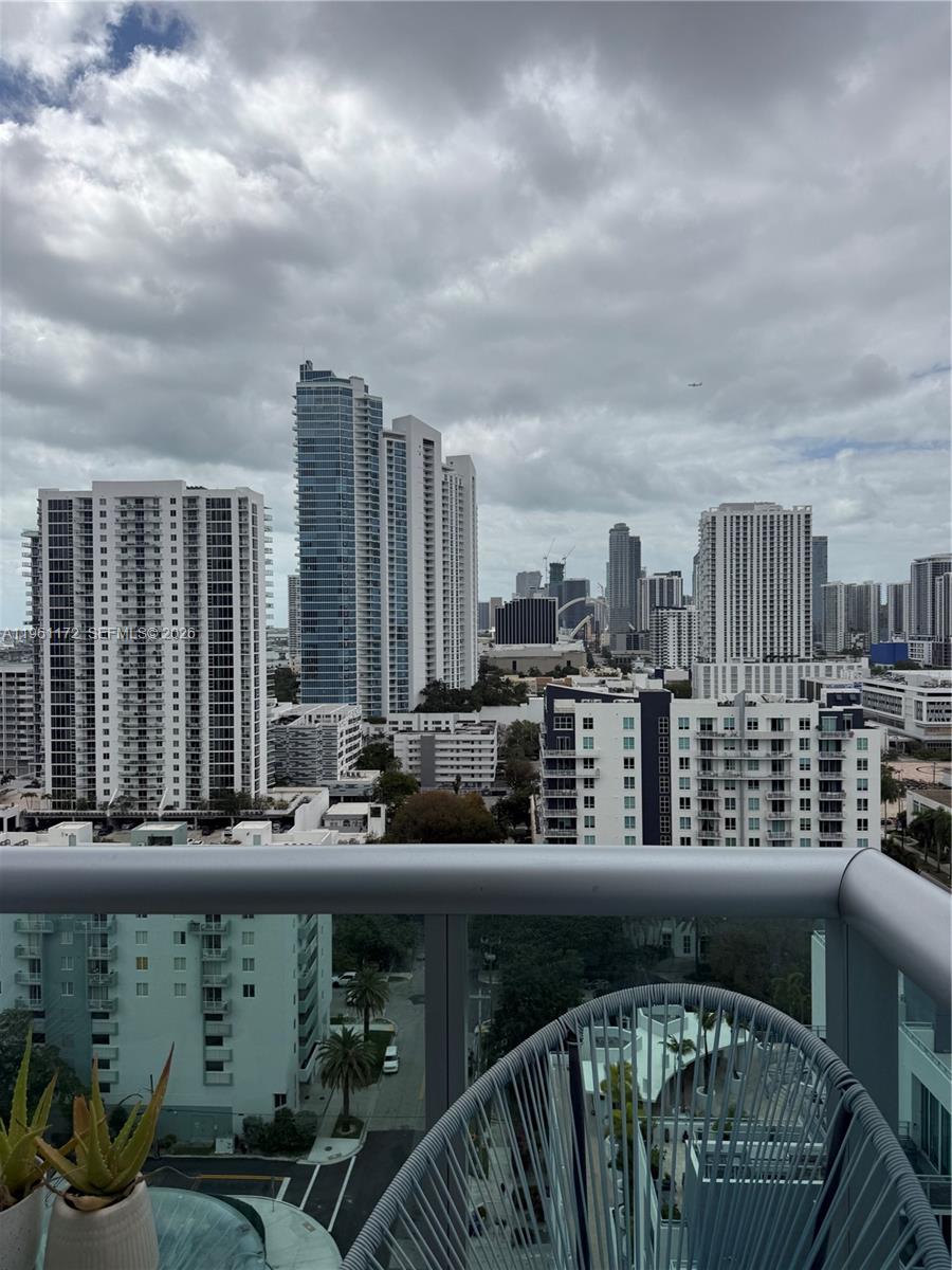GALLERY ART CONDO - Residential