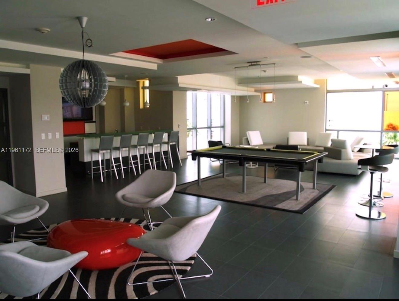 GALLERY ART CONDO - Residential
