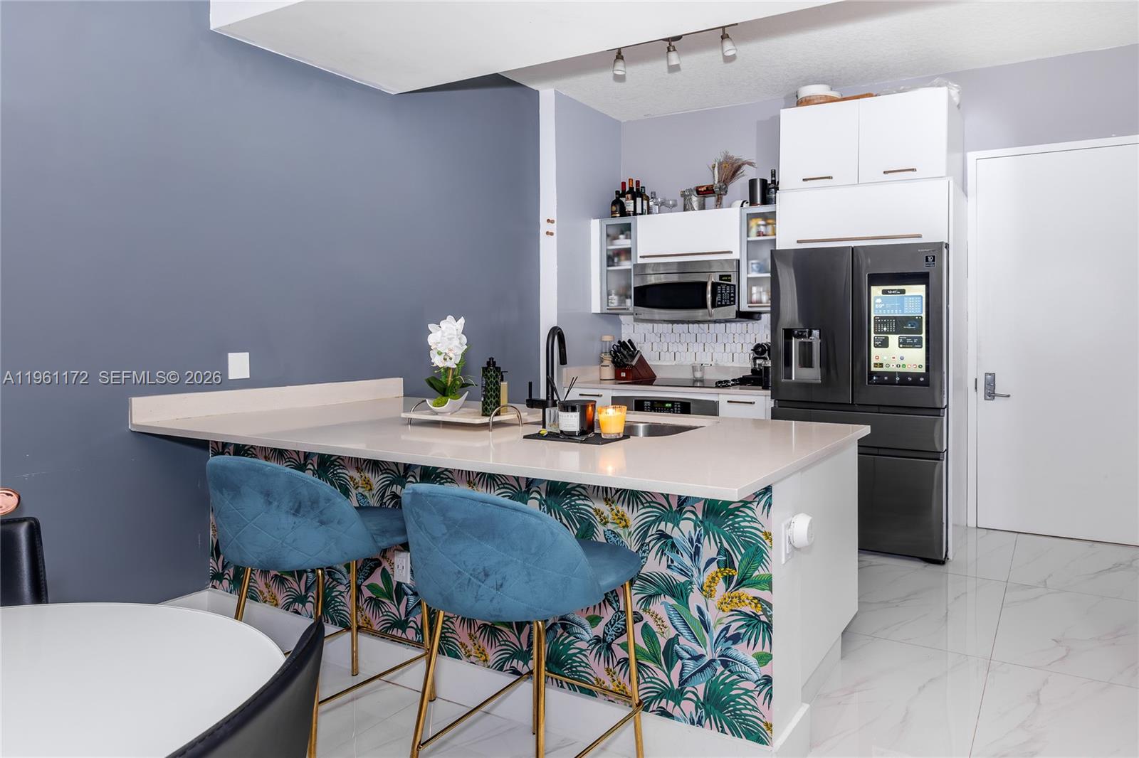 GALLERY ART CONDO - Residential