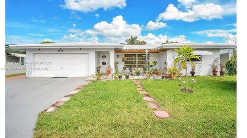 4941 NW 55th Ct Tamarac FL 33319