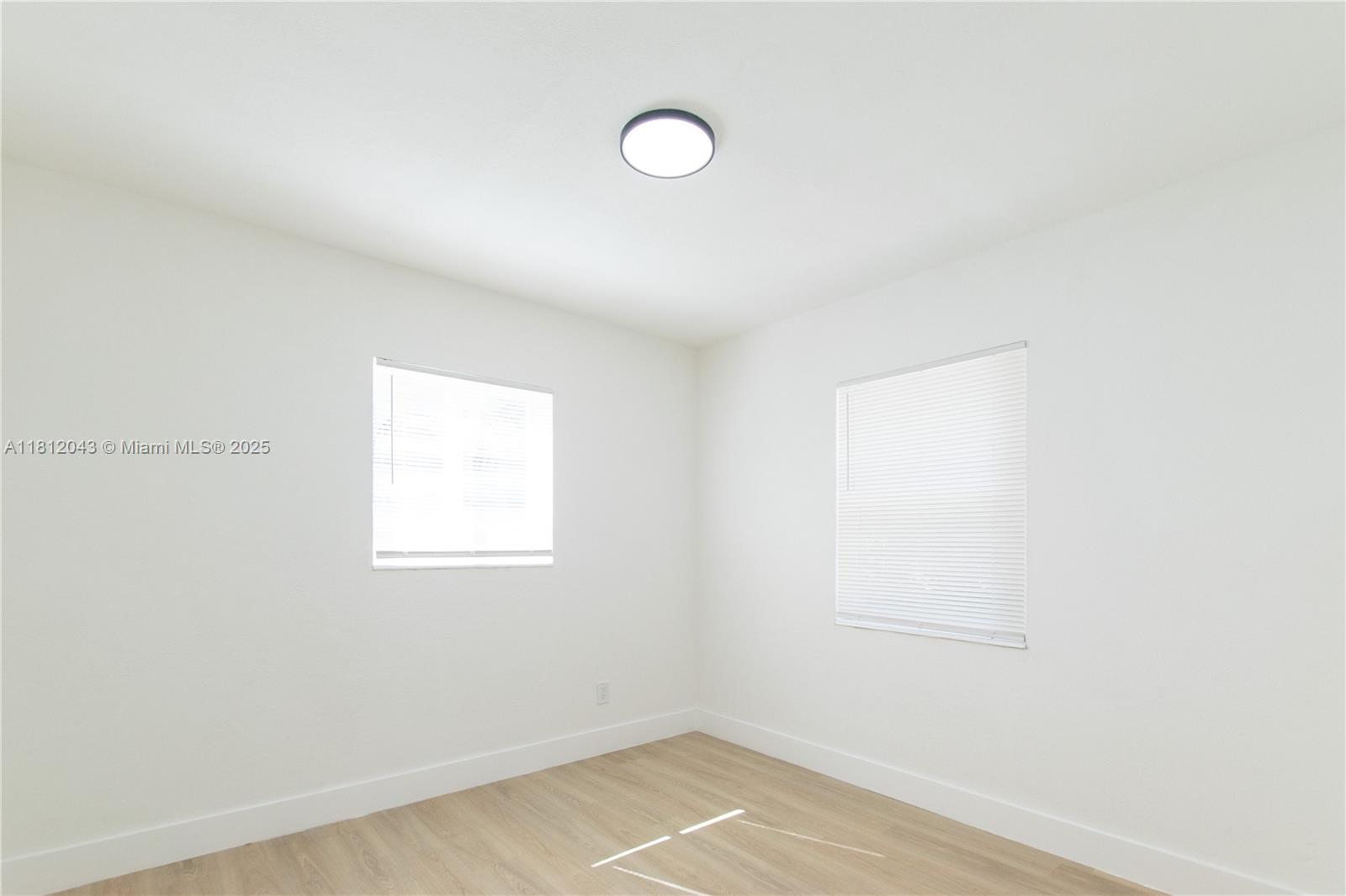 LAUDERDALE MANORS ADD-REV - Residential Lease