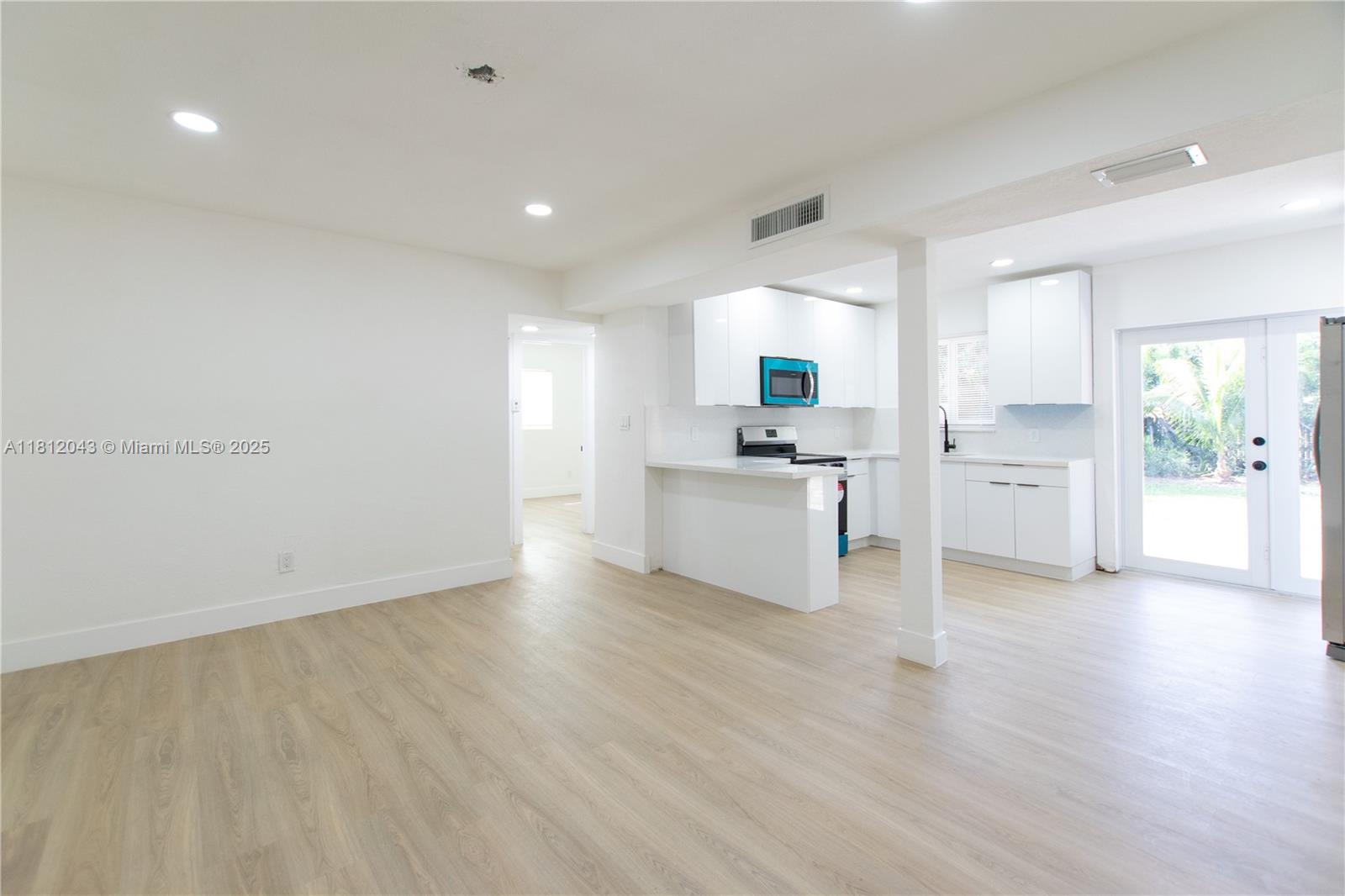 LAUDERDALE MANORS ADD-REV - Residential Lease