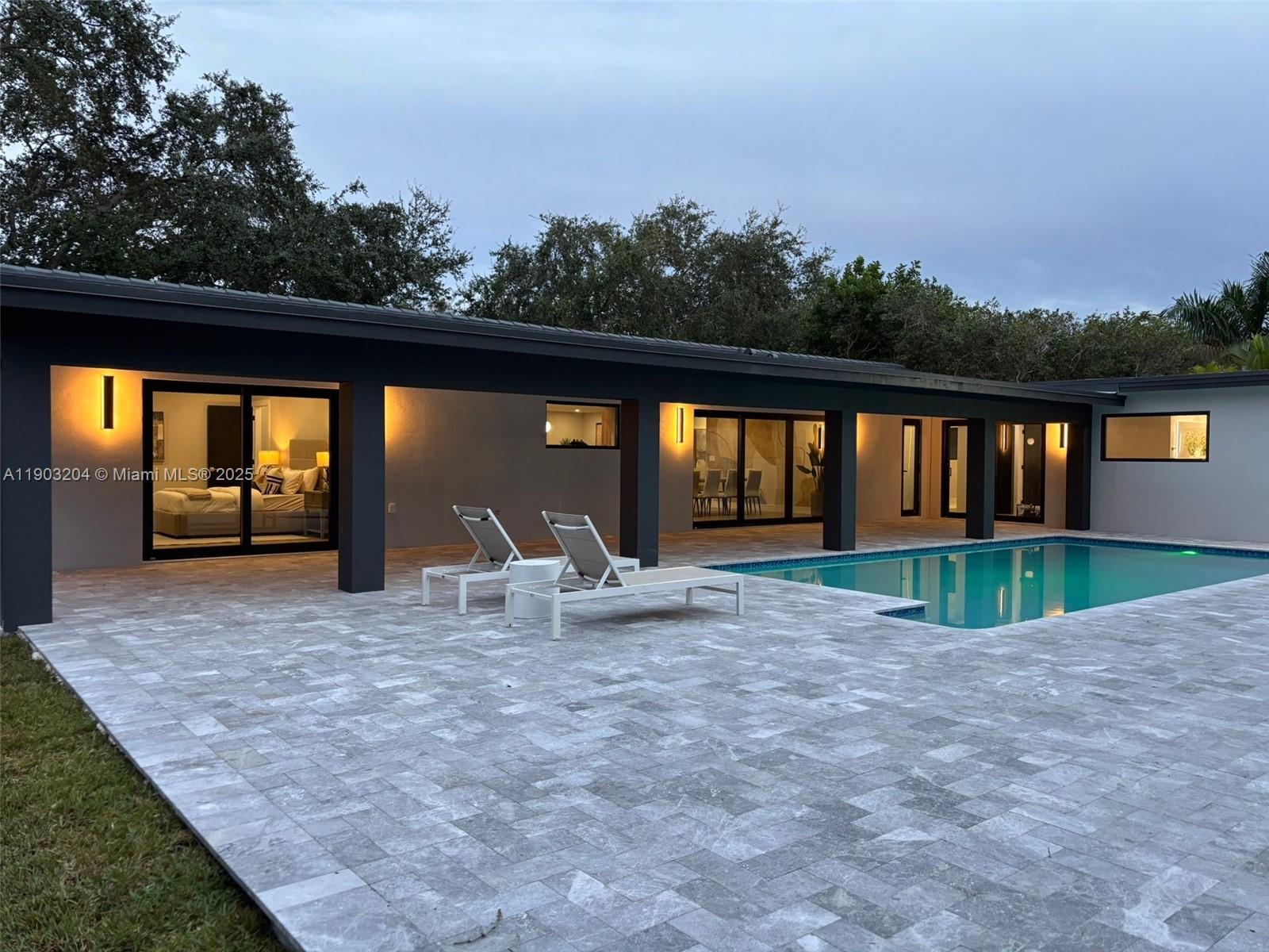 PARIS MANOR SOUTH - Residential