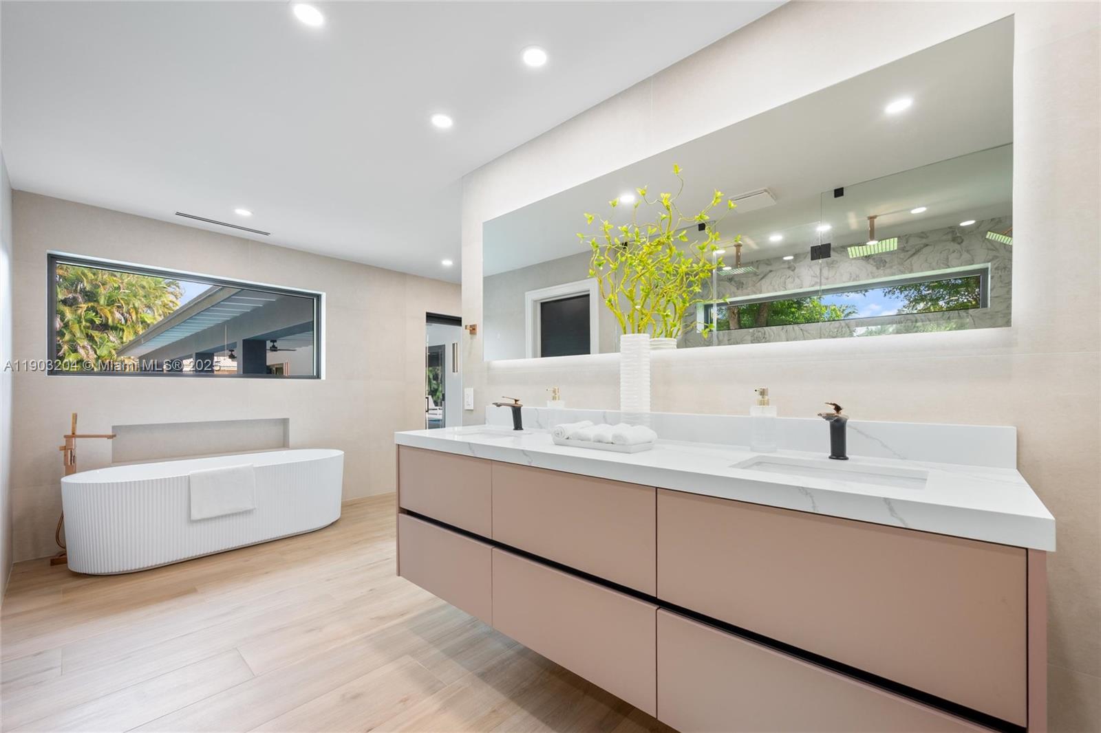 PARIS MANOR SOUTH - Residential