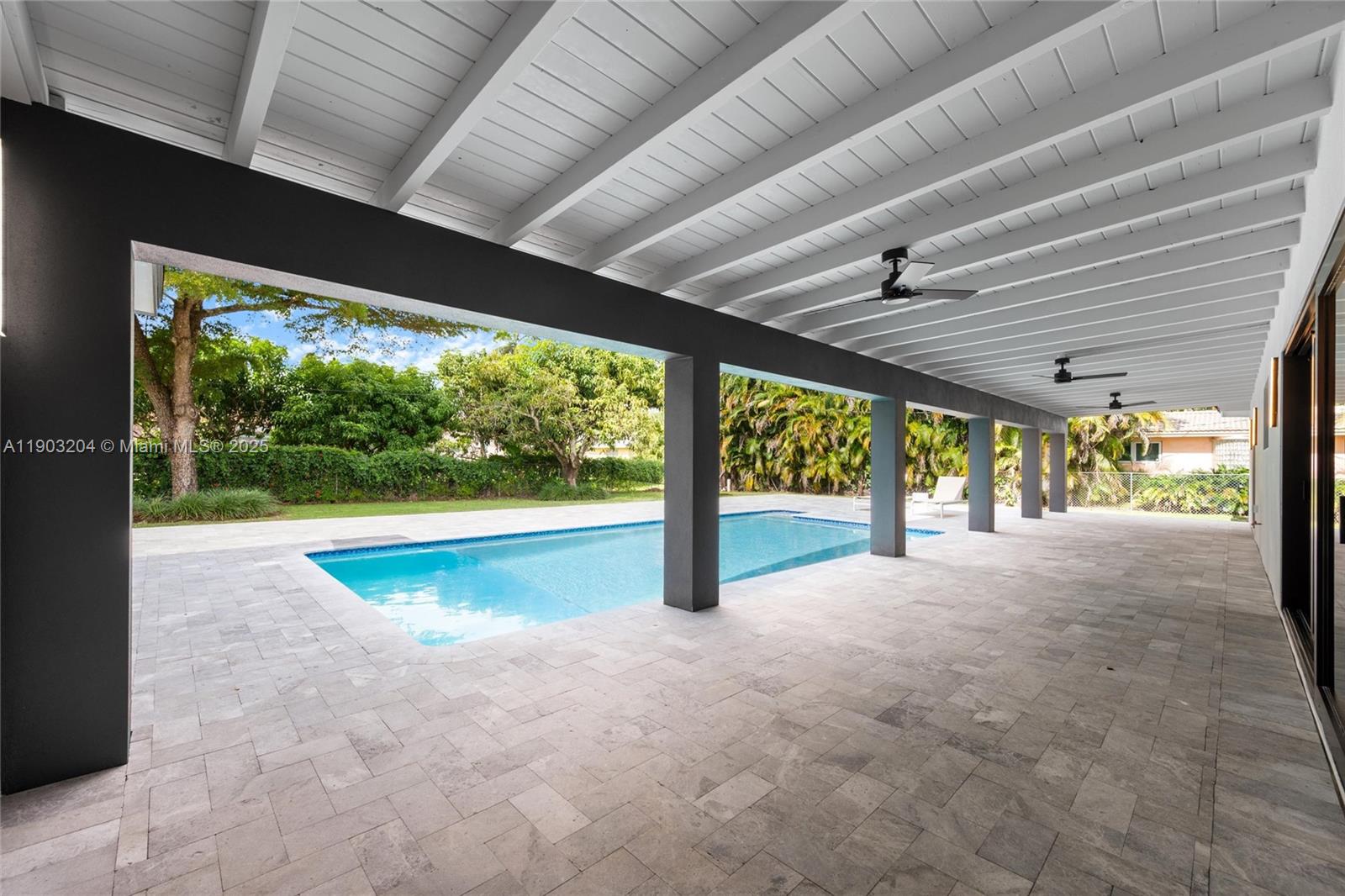 PARIS MANOR SOUTH - Residential