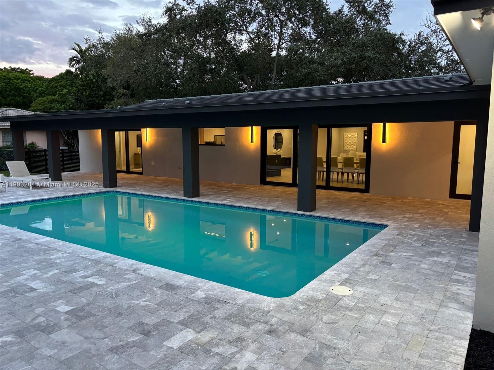 PARIS MANOR SOUTH - Residential