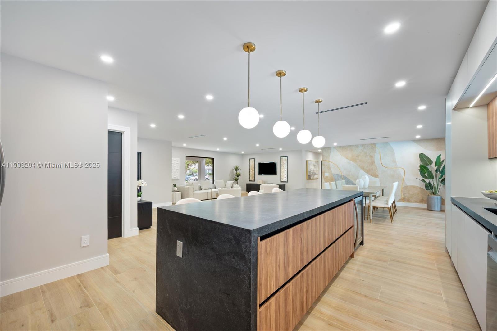 PARIS MANOR SOUTH - Residential