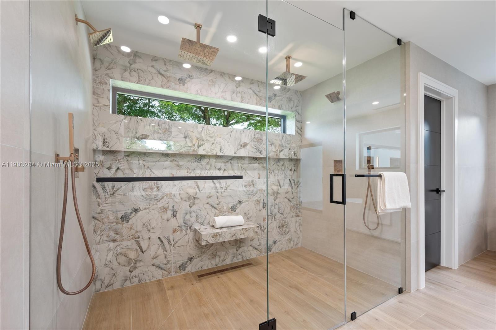 PARIS MANOR SOUTH - Residential