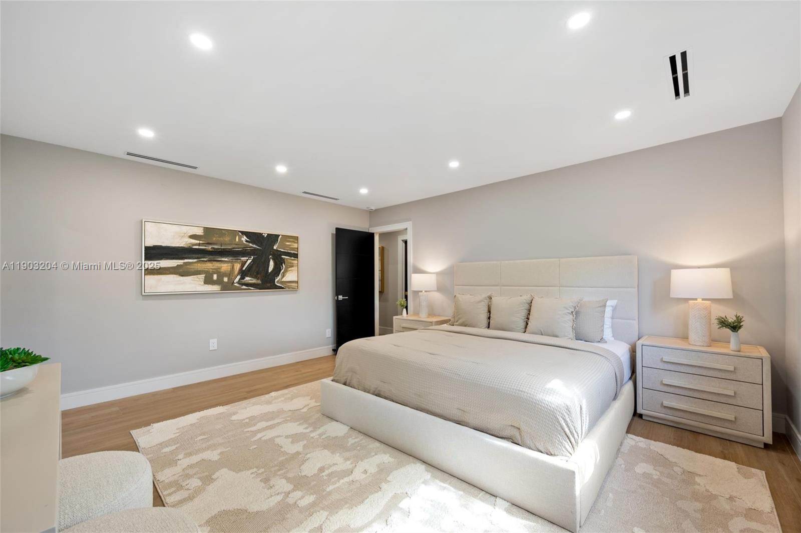 PARIS MANOR SOUTH - Residential