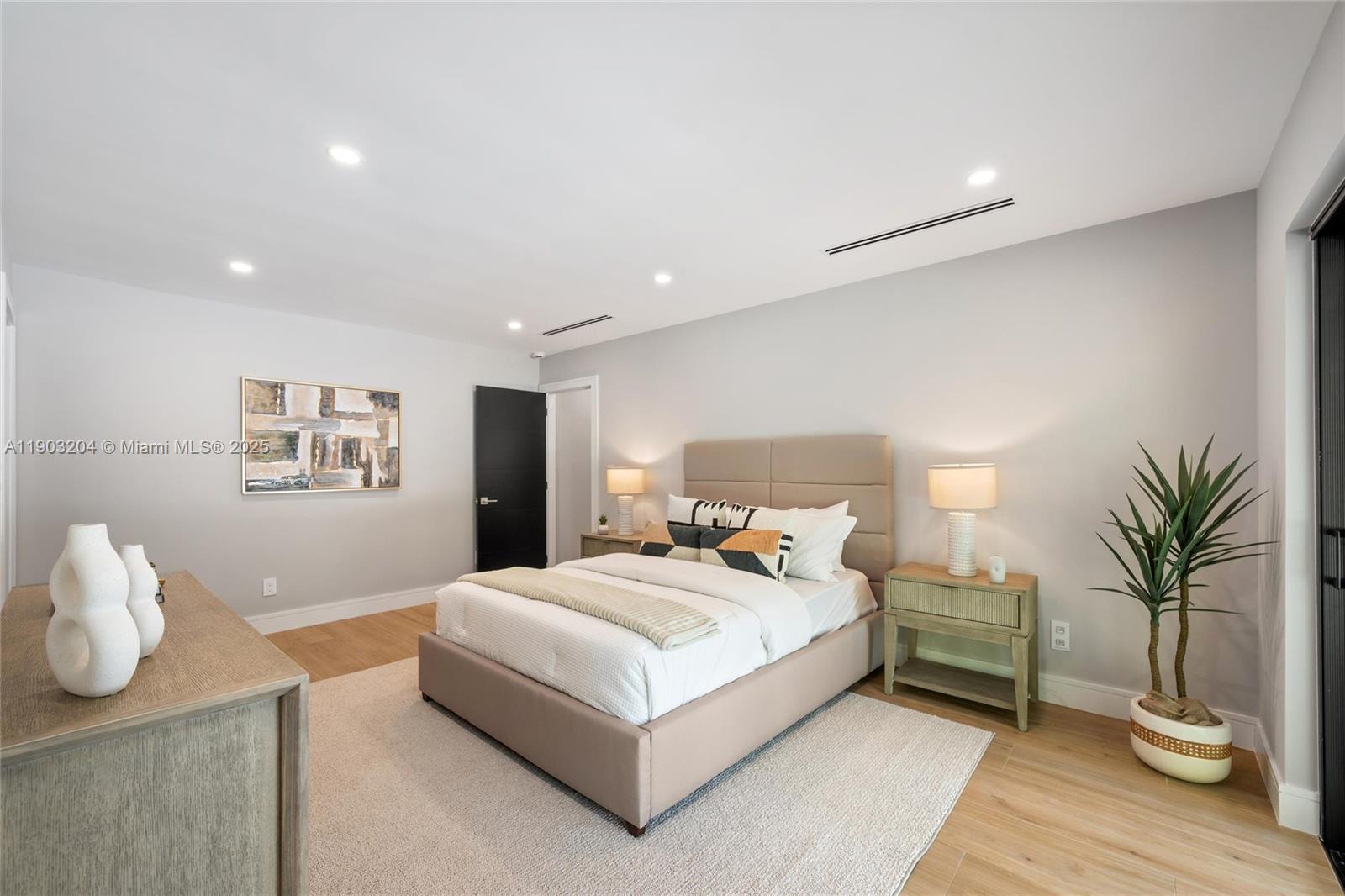 PARIS MANOR SOUTH - Residential