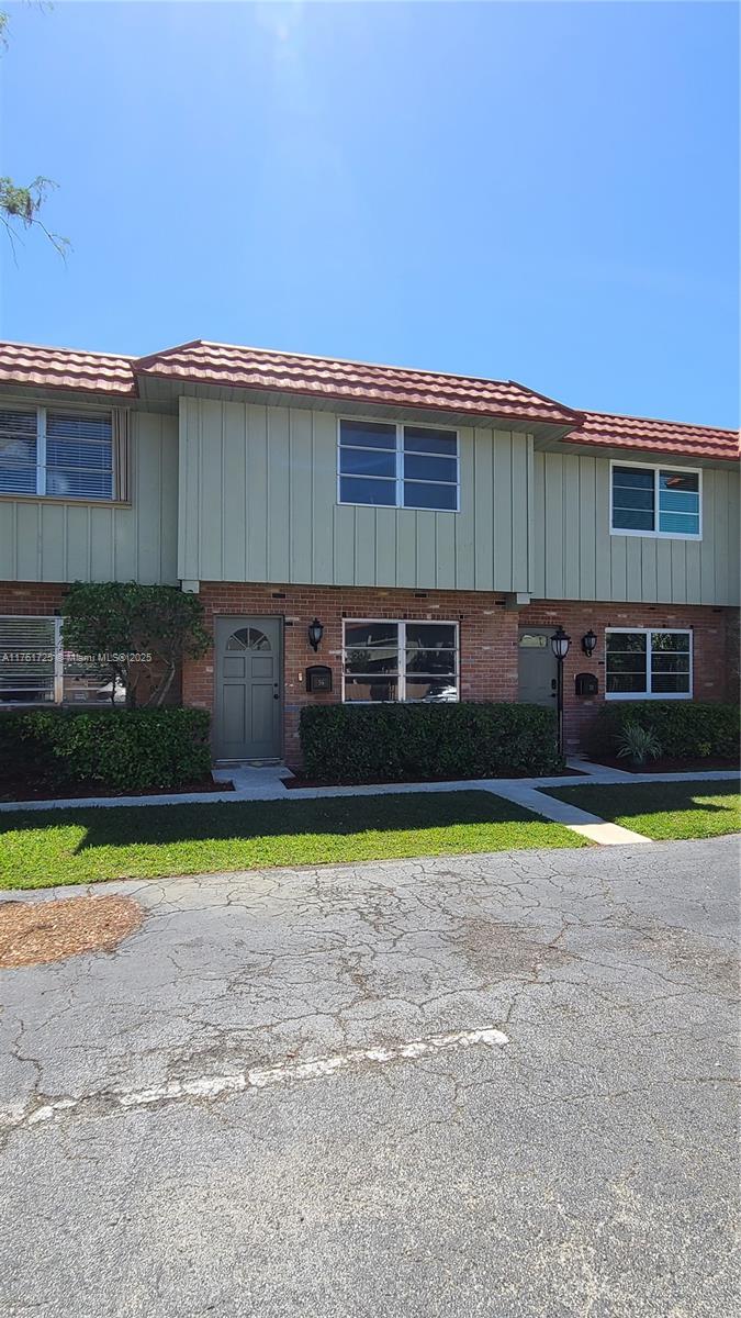 56 NE 20th Ct 8C