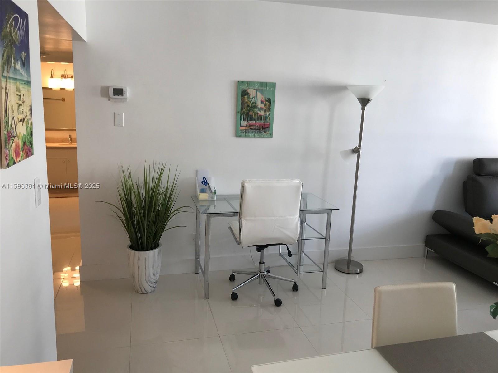 THE DECOPLAGE CONDO - Residential Lease