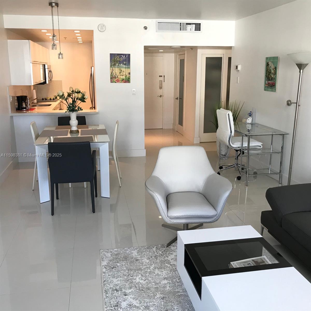 THE DECOPLAGE CONDO - Residential Lease