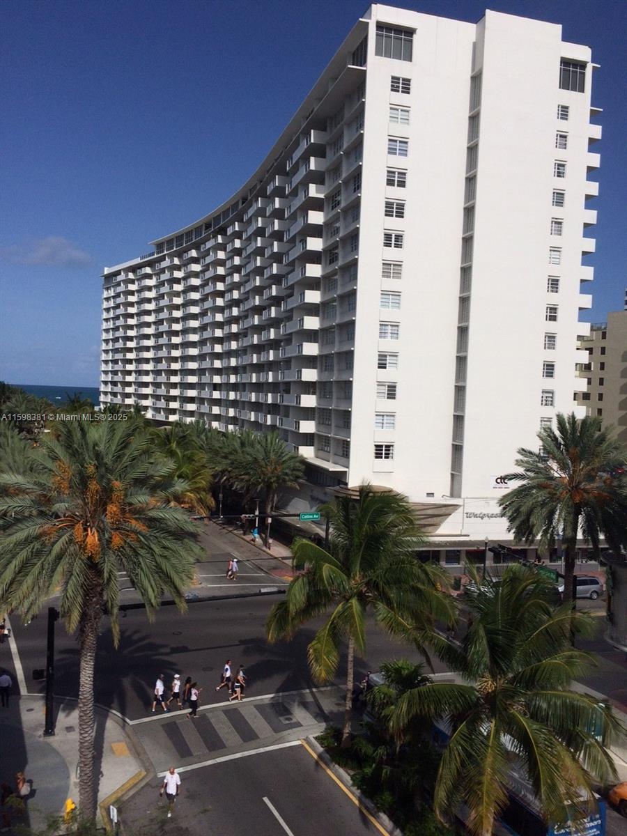 100 Lincoln Rd 808, Miami Beach, Miami-Dade County, Florida - 1 Bedrooms  
2 Bathrooms - 
