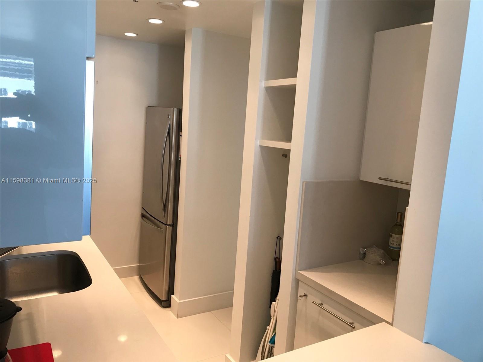 THE DECOPLAGE CONDO - Residential Lease