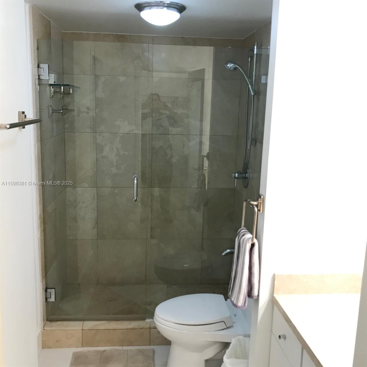 THE DECOPLAGE CONDO - Residential Lease