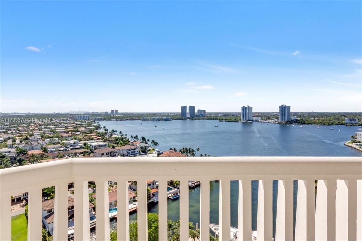WILLIAMS ISLAND - Residential