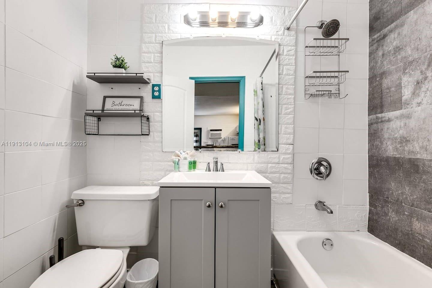 HOLLYWOOD LAWNS - Residential Lease