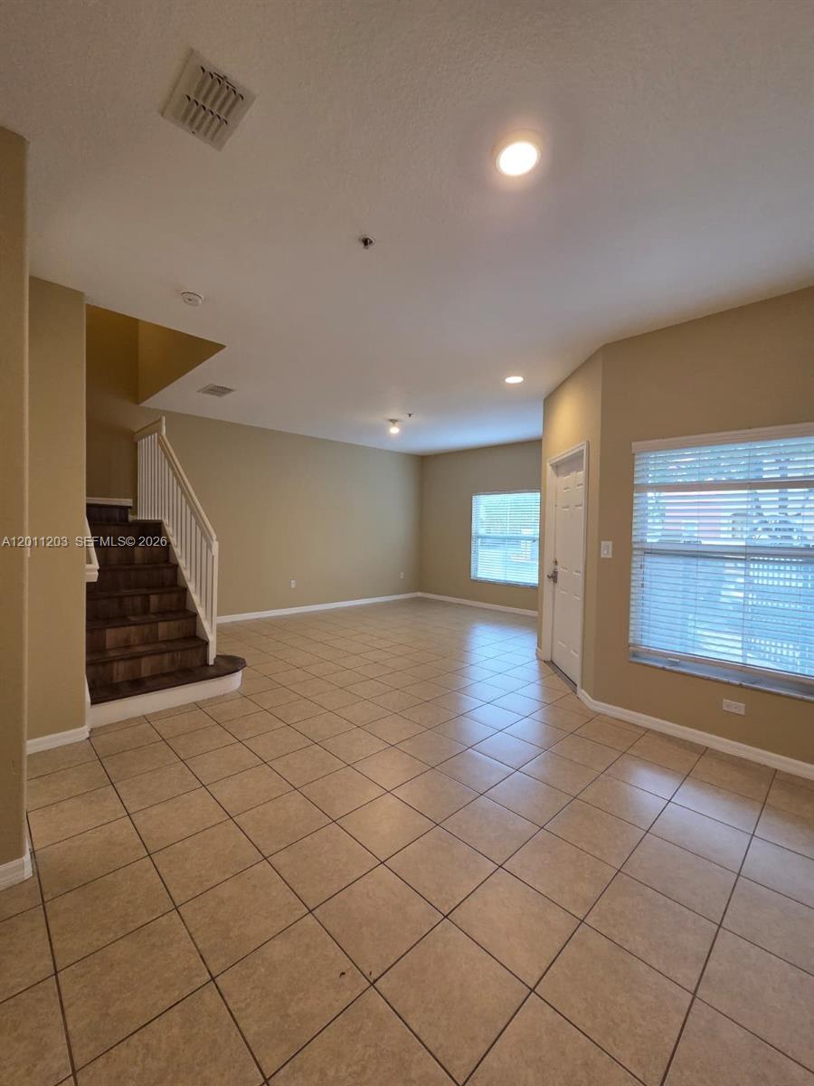 2851 W Prospect Rd 404