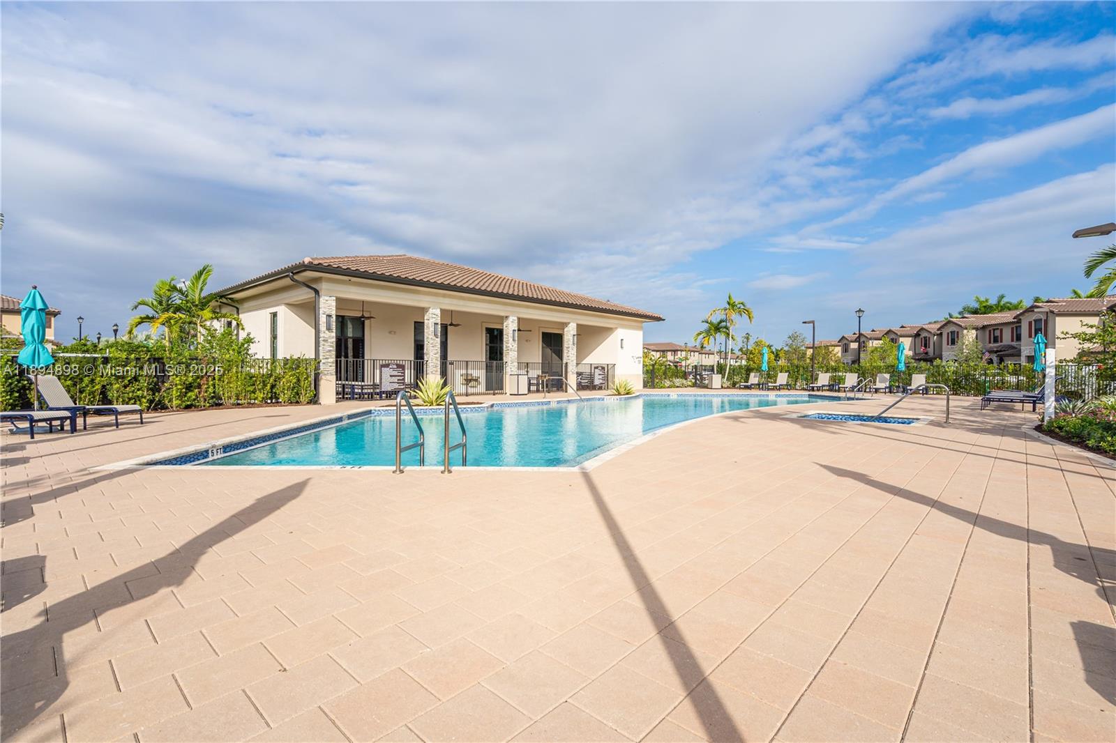 COCO PALM VILLAS - Residential