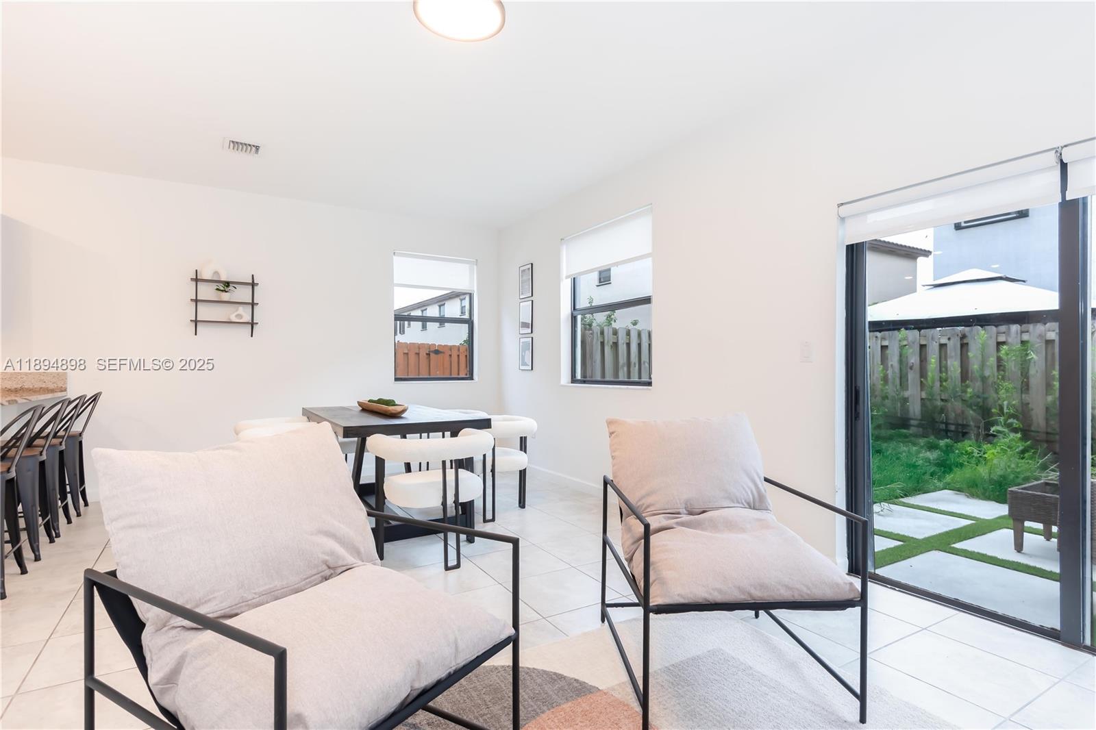 COCO PALM VILLAS - Residential