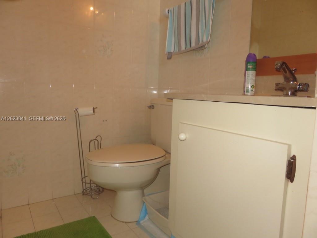2457 Collins Ave 1602