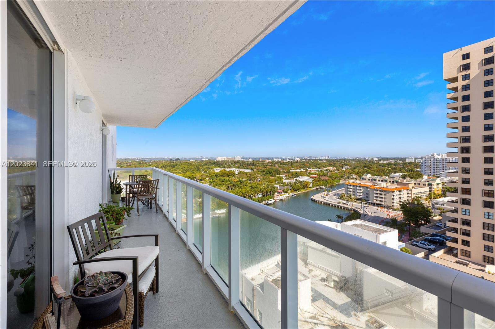 2457 Collins Ave 1602