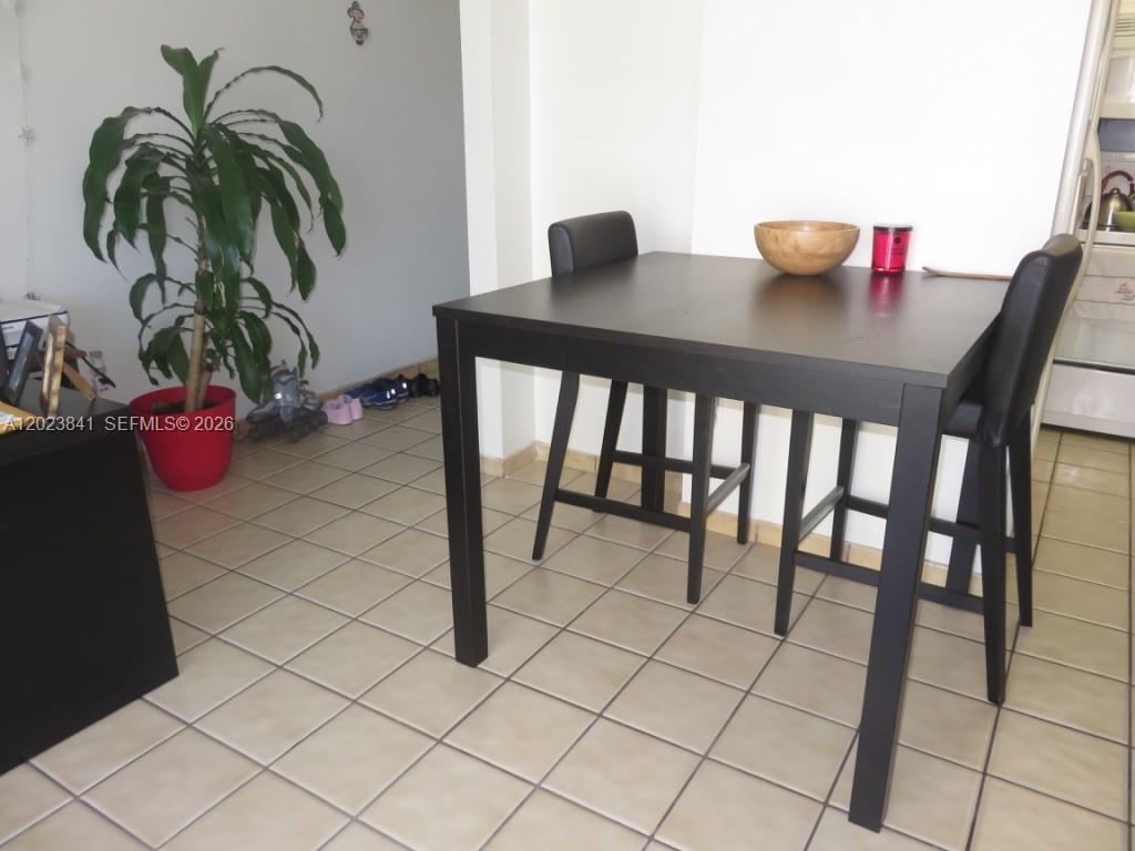 2457 Collins Ave 1602