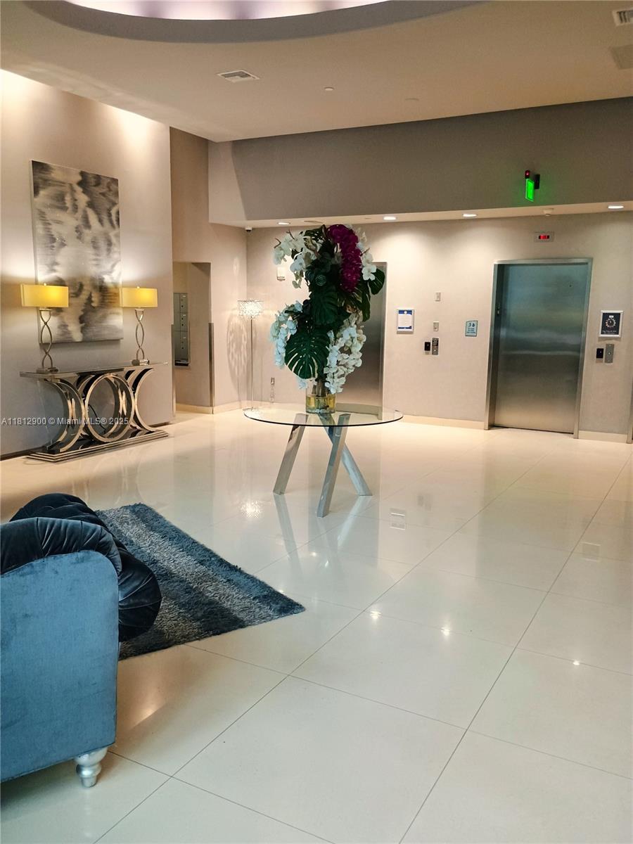 1800 BISCAYNE PLAZA CONDO - Residential Lease