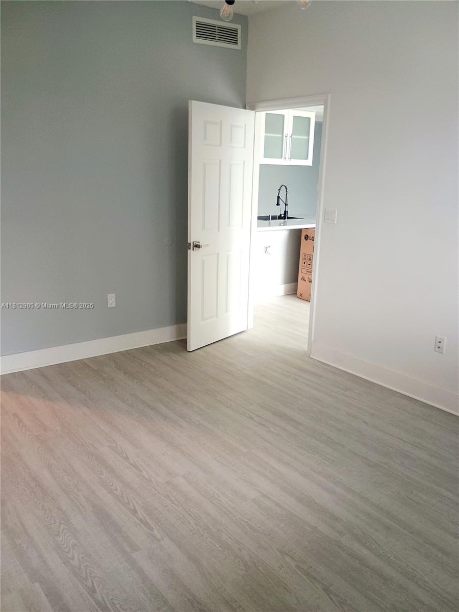 1800 BISCAYNE PLAZA CONDO - Residential Lease