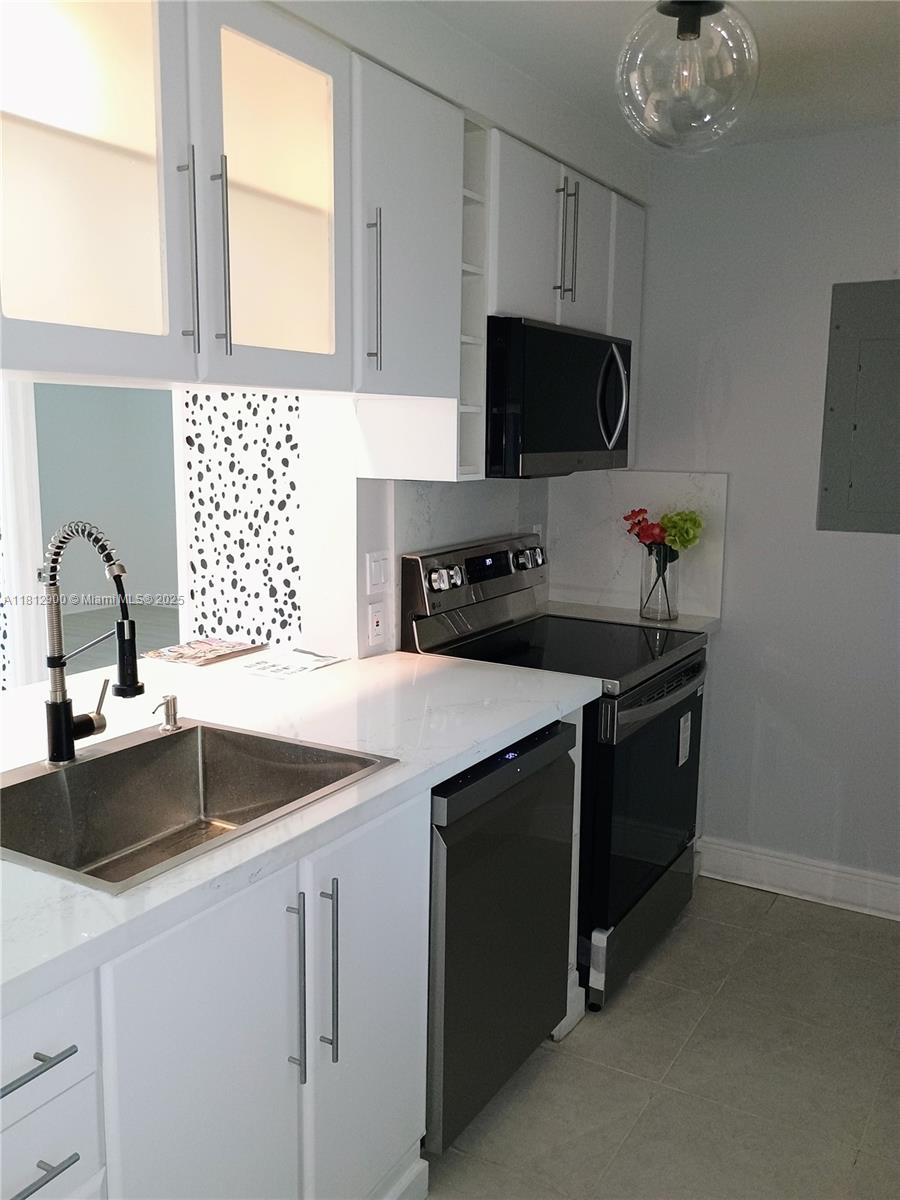 1800 BISCAYNE PLAZA CONDO - Residential Lease