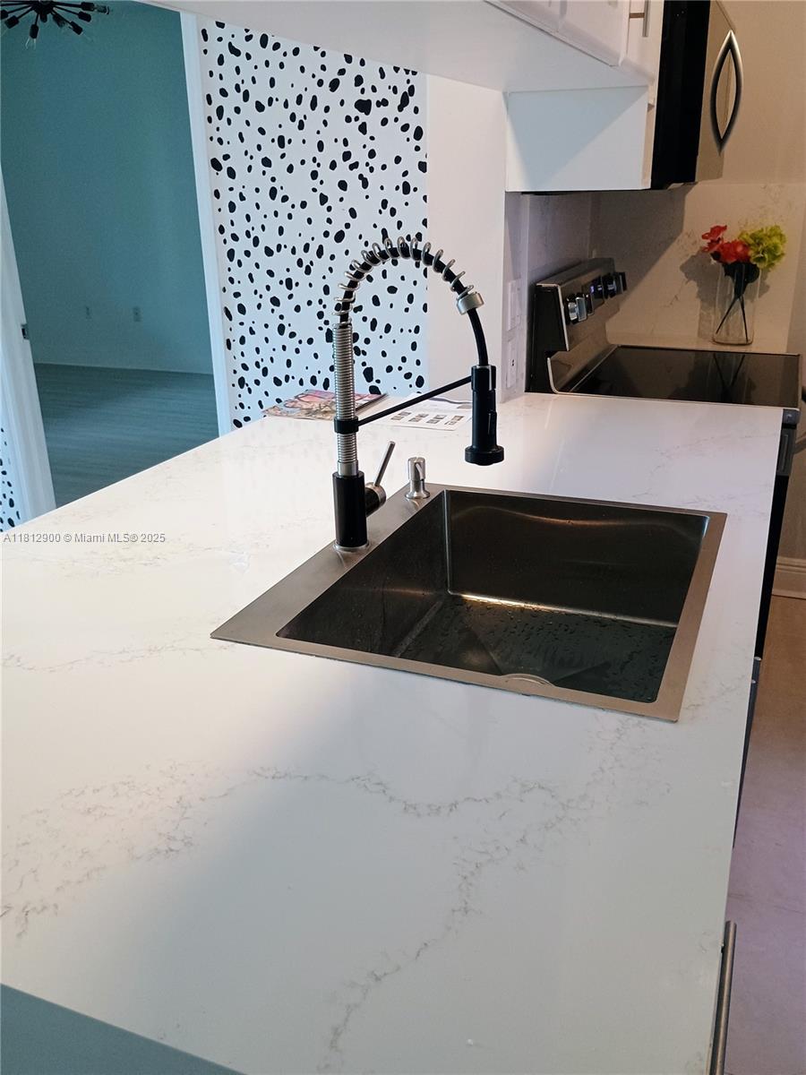 1800 BISCAYNE PLAZA CONDO - Residential Lease