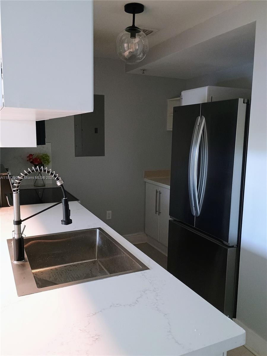 1800 BISCAYNE PLAZA CONDO - Residential Lease