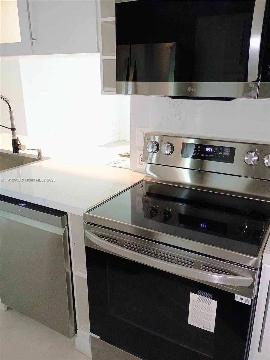 1800 BISCAYNE PLAZA CONDO - Residential Lease