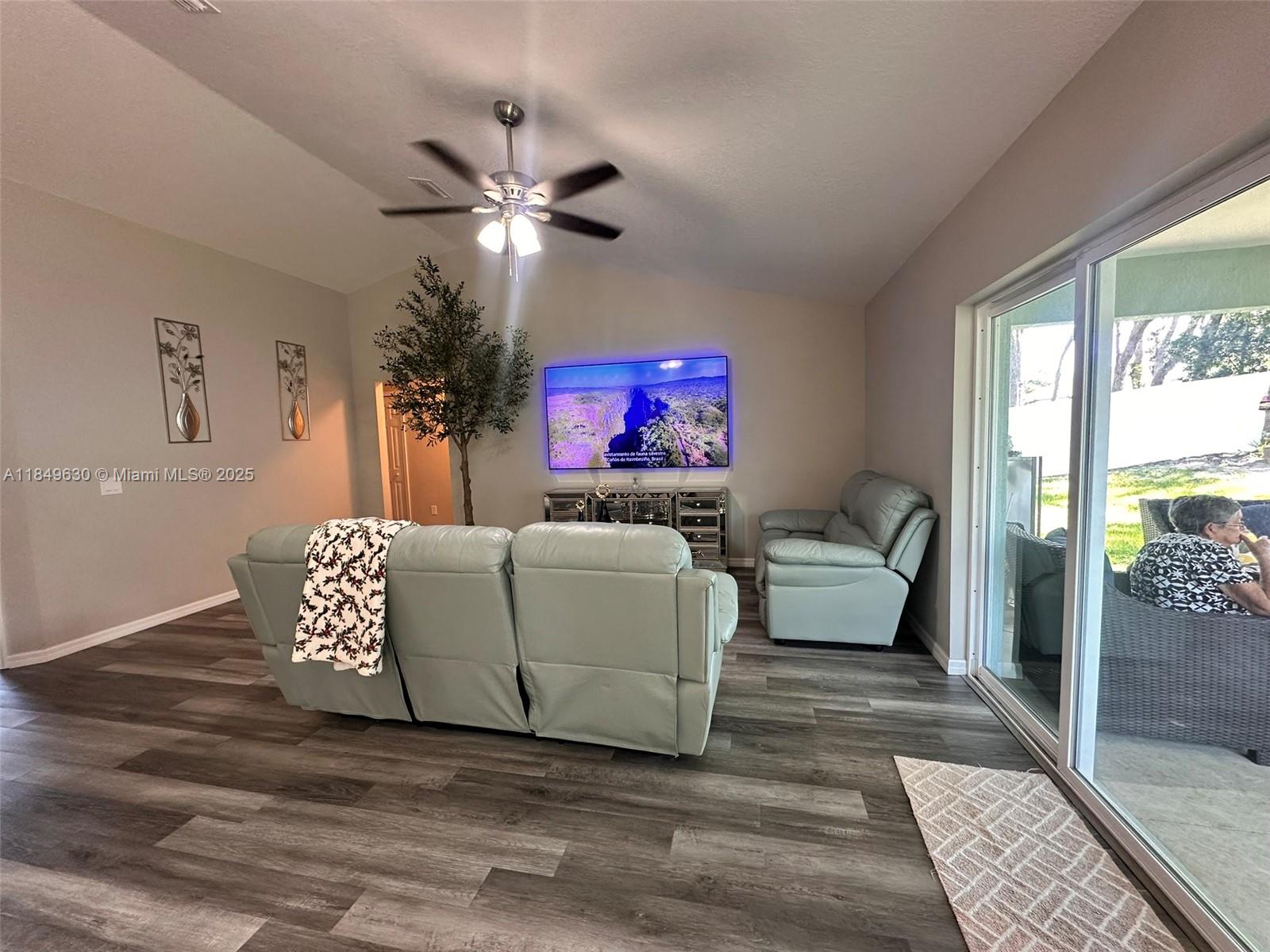 MARION OAKS UNIT 09 - Residential