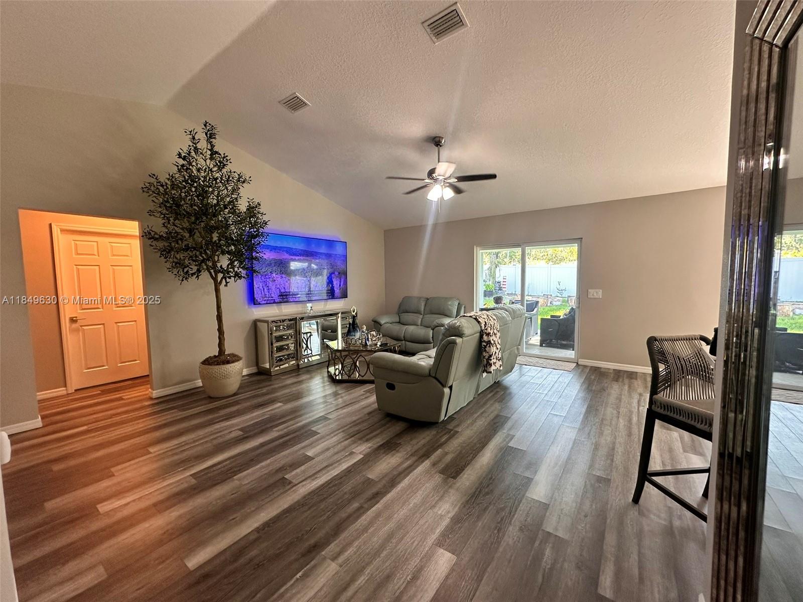 MARION OAKS UNIT 09 - Residential
