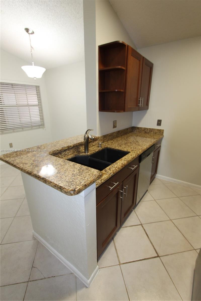 Lakeview Club Condo - Residential Lease