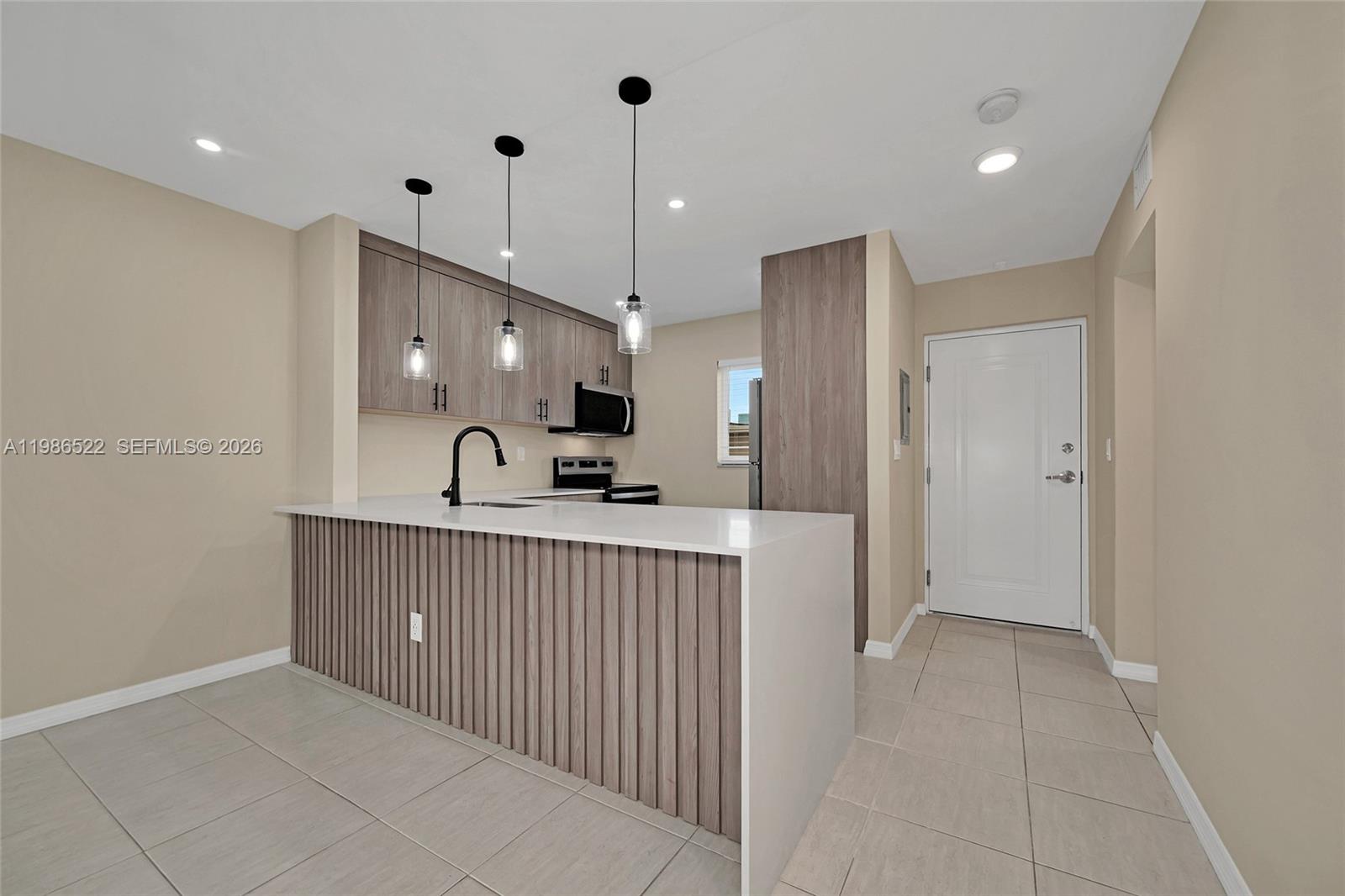 VILLAGE OF KINGS CREEK CO - Residential Lease